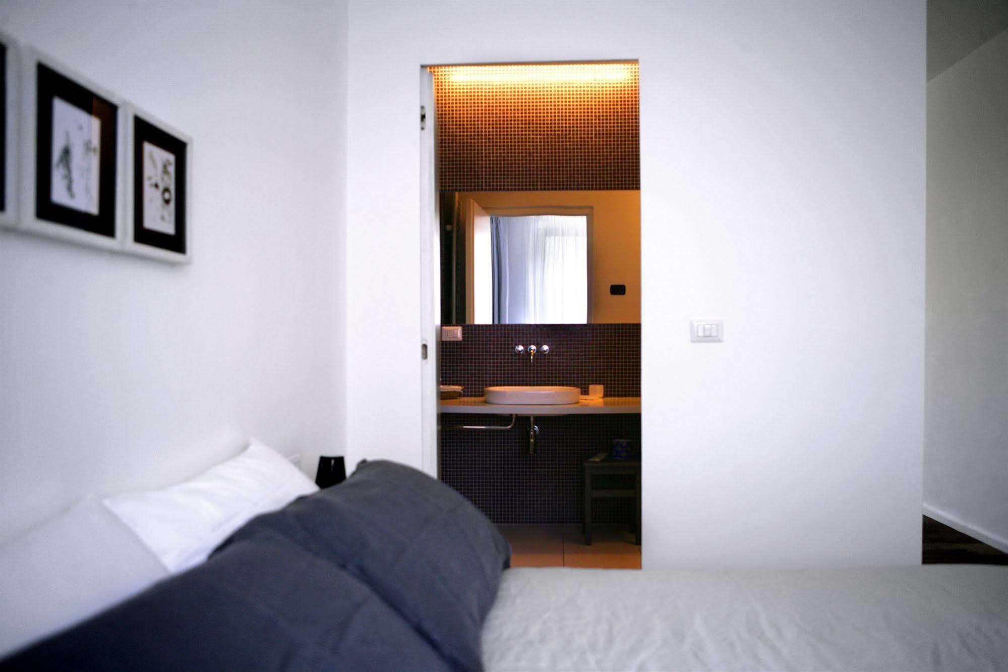 Mxp Rooms Guest House Cardano Al Campo Eksteriør billede